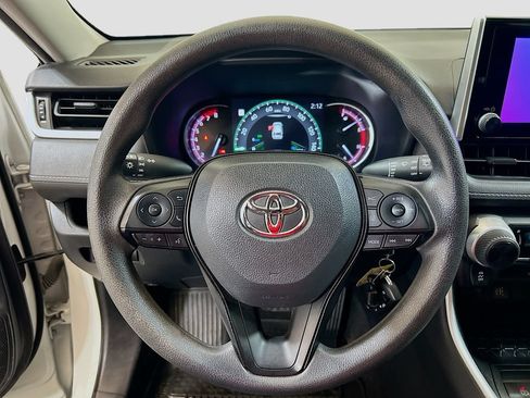 Used 2023 Toyota RAV4 LE FWD image 9