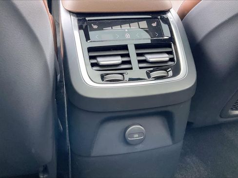 Used 2023 Volvo XC90 T8 Ultimate image 38