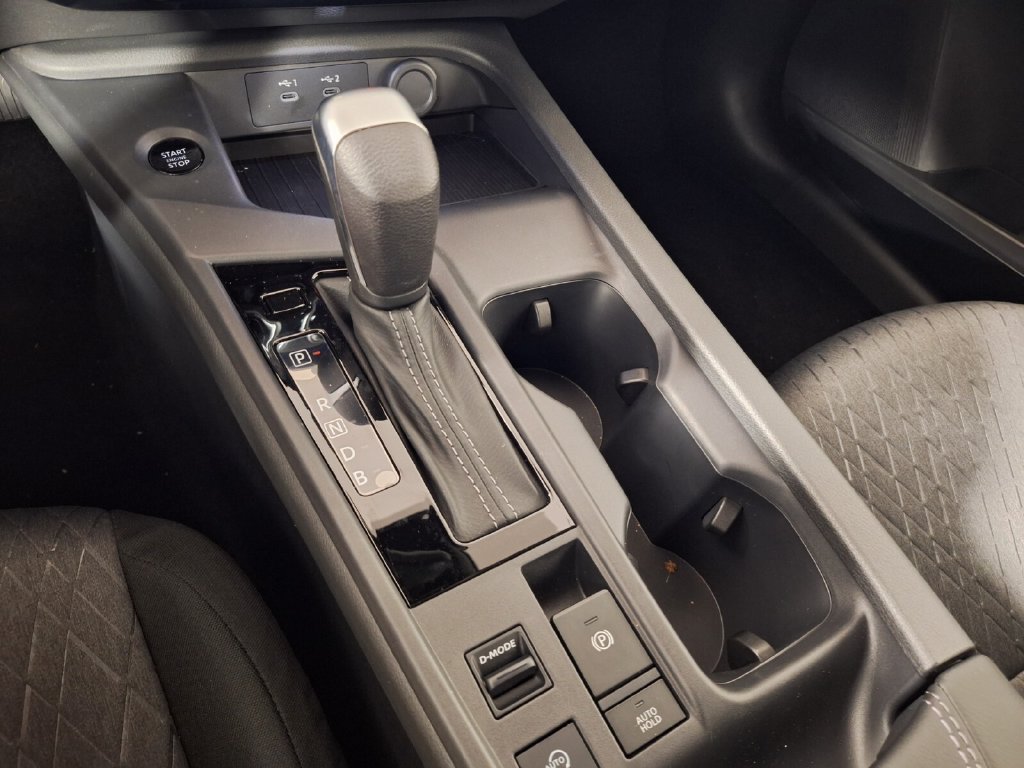 Used 2027 Nissan Sentra SV w/ Floor Mat Package FWD image 13