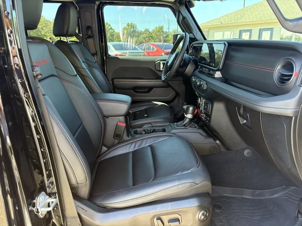 Used 2024 Jeep Gladiator Rubicon AWD/4WD image 35