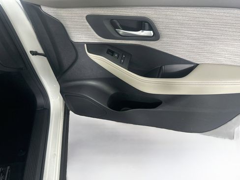Used 2023 Nissan Rogue SV FWD image 29