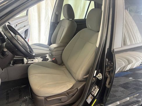 Used 2011 Hyundai Santa Fe GLS AWD/4WD image 17