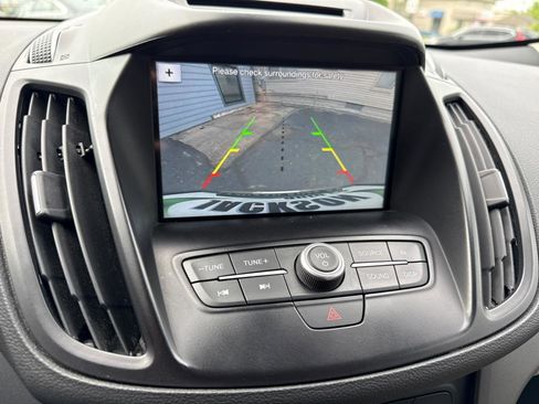 Used 2018 Ford Escape SE w/ Ford Safe & Smart Package FWD image 18