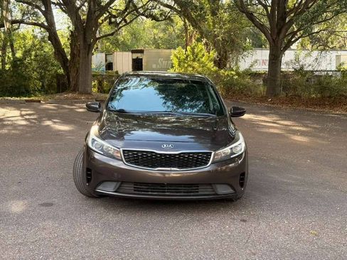 Used 2018 Kia Forte LX FWD image 3