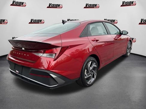 Certified 2025 Hyundai Elantra Sport FWD image 5