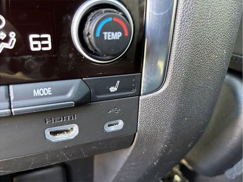 Used 2021 Chevrolet Suburban High Country image 47