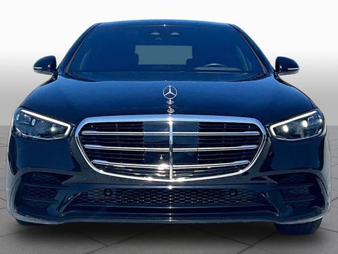 Used 2022 Mercedes-Benz S 580 4MATIC Sedan w/ AMG Line Package image 4