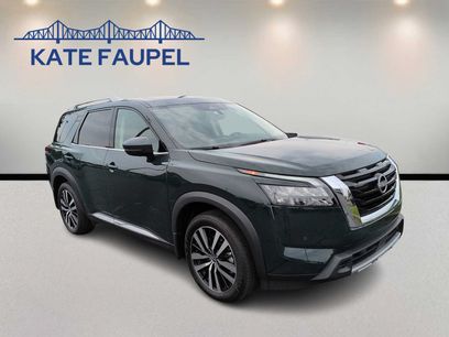 Used 2025 Nissan Pathfinder Platinum
