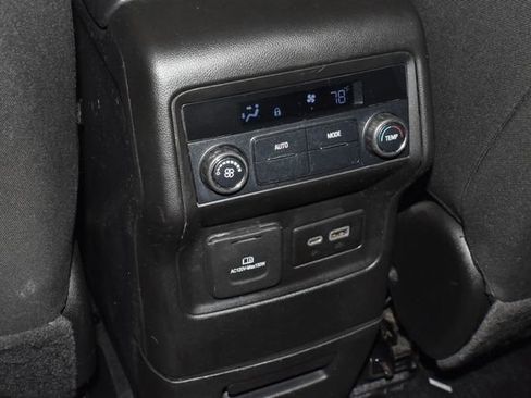 Used 2021 GMC Acadia SLE w/ Driver Convenience Package image 32