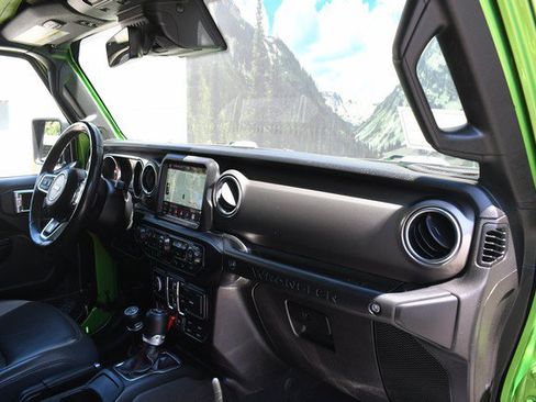 Used 2019 Jeep Wrangler Unlimited Rubicon w/ Dual Top Group AWD/4WD image 24
