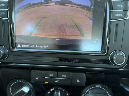 Used 2016 Volkswagen Jetta SEL Premium image 7