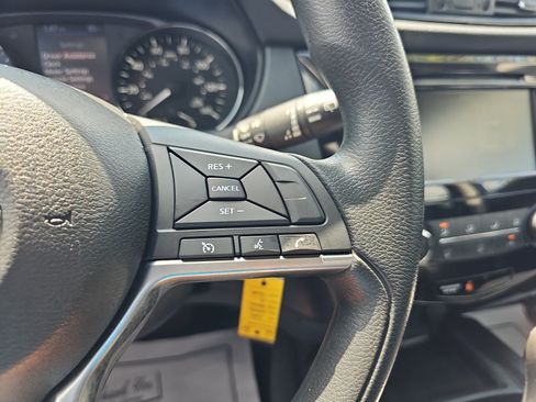 Used 2018 Nissan Rogue S AWD/4WD image 15