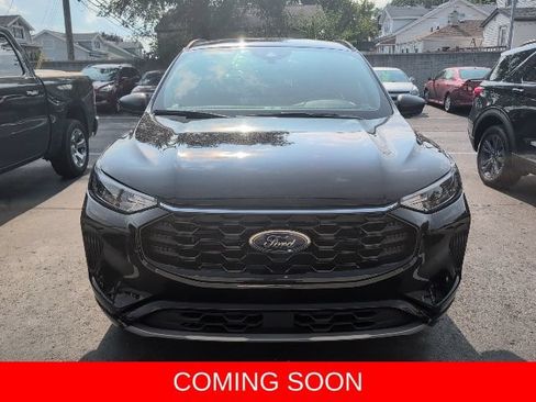 Used 2023 Ford Escape ST-Line w/ Tech Pack #1 AWD/4WD image 2
