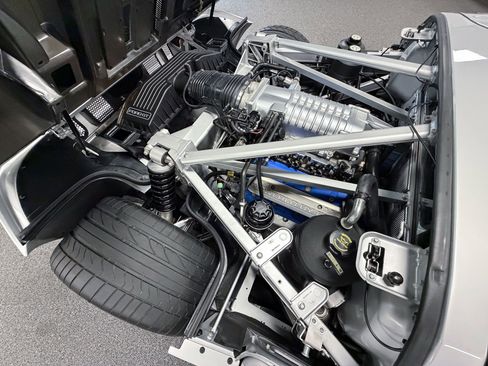 Used 2005 Ford GT image 12