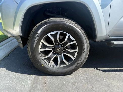 Used 2021 Toyota Tacoma TRD Sport image 29