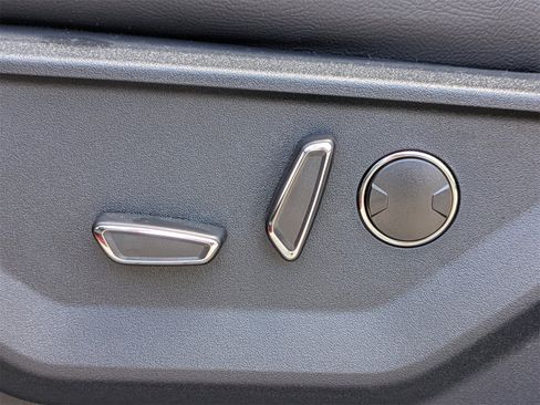 New 2025 Ford F150 Lariat w/ Equipment Group 502A High image 17