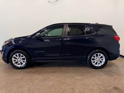 Used 2020 Chevrolet Equinox LS AWD/4WD image 2
