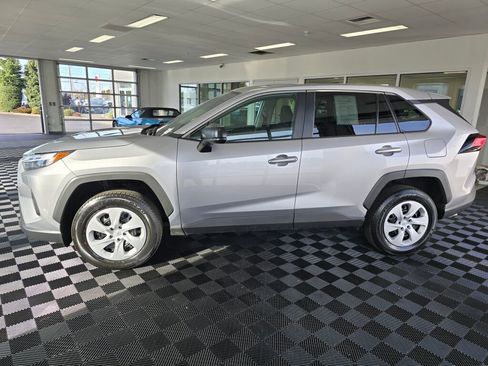Used 2025 Toyota RAV4 LE image 7