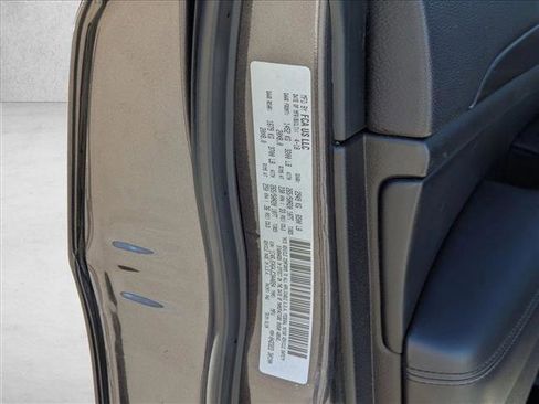 Used 2018 Jeep Grand Cherokee Altitude image 25