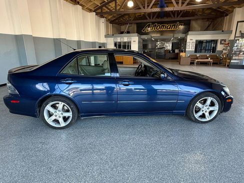 Used 2005 Lexus IS 300 RWD image 8