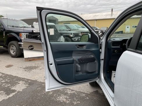 Used 2026 Ford Maverick Lobo AWD/4WD image 33