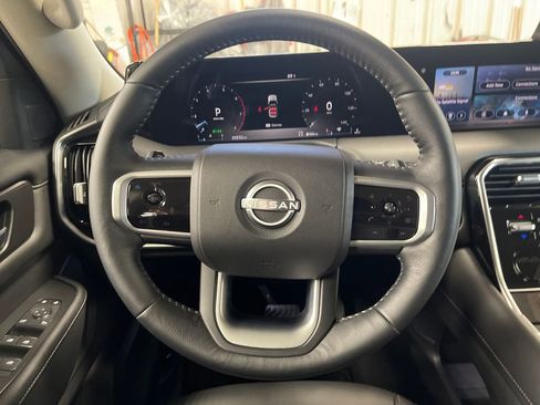 Used 2025 Nissan Armada SV AWD/4WD image 25