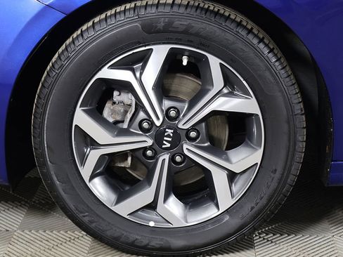 Used 2020 Kia Forte LXS FWD image 13