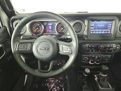 Used 2022 Jeep Wrangler Unlimited Sport AWD/4WD image 19