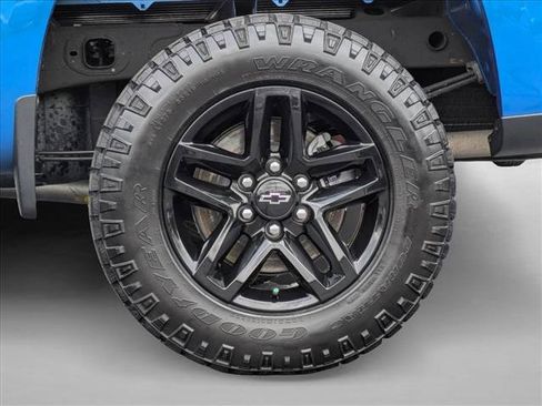 Used 2022 Chevrolet Silverado 1500 Custom Trail Boss AWD/4WD image 25