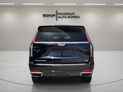 Used 2023 Cadillac Escalade Premium Luxury AWD/4WD image 4