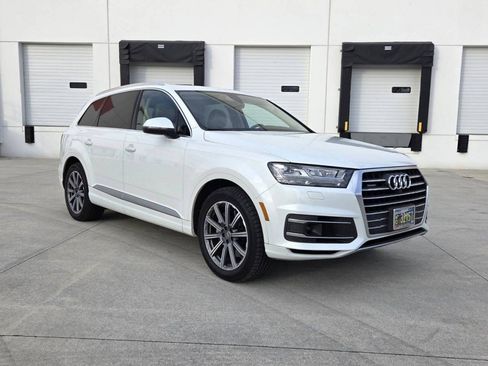 Used 2017 Audi Q7 3.0T Prestige image 3
