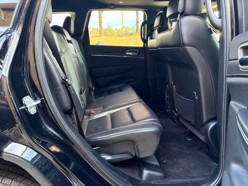Used 2017 Jeep Grand Cherokee Limited image 39