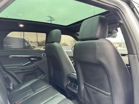 Used 2020 Land Rover Range Rover Evoque SE image 36