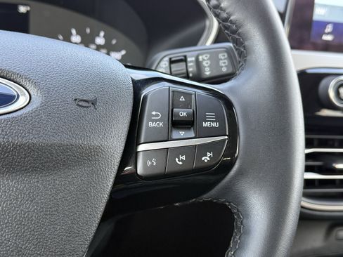 Used 2022 Ford Escape SE w/ SE Sport Appearance Package image 27