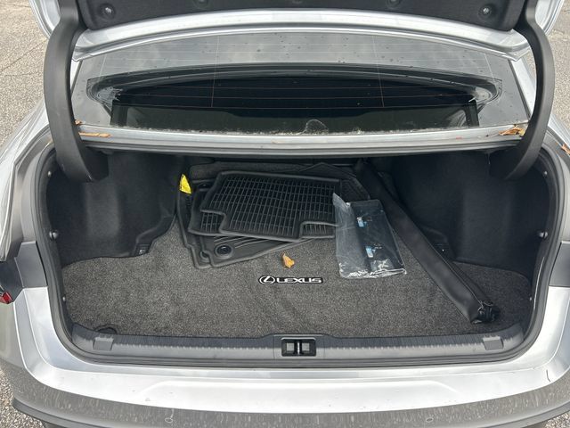 Used 2023 Lexus IS 300 w/ Comfort Package RWD image 29