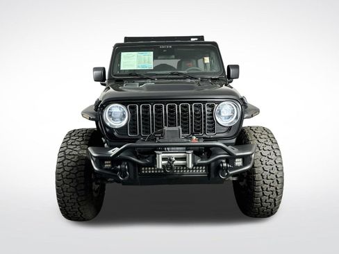 Used 2025 Jeep Wrangler Unlimited Rubicon AWD/4WD image 2