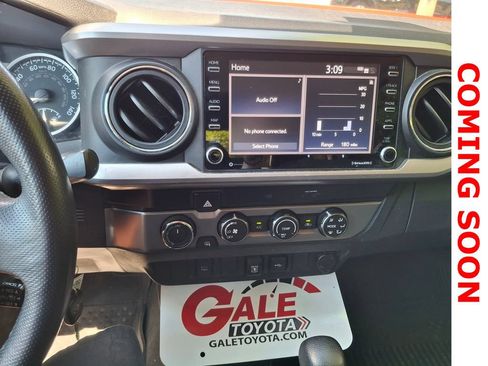 Used 2020 Toyota Tacoma SR5 AWD/4WD image 12