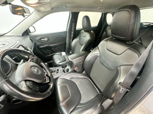 Used 2020 Jeep Cherokee Latitude Plus AWD/4WD image 14