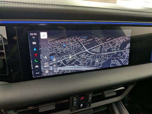 Certified 2025 Porsche Macan 4 Electric AWD/4WD image 18