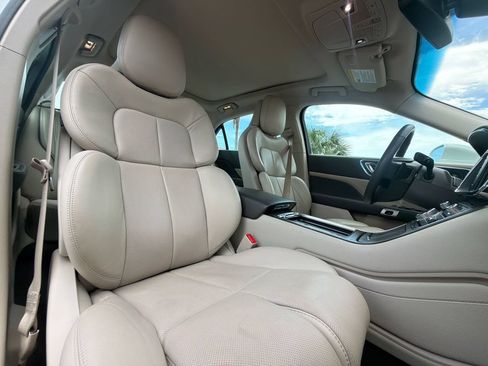 Used 2020 Lincoln Continental Reserve AWD/4WD image 17