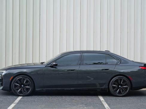 Used 2023 BMW i7 xDrive60 w/ Executive Package 2 AWD/4WD image 62