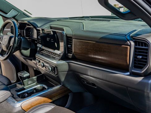 Used 2026 Chevrolet Silverado 1500 High Country w/ Midnight Edition AWD/4WD image 18