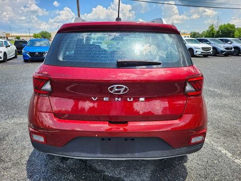 Used 2024 Hyundai Venue SEL FWD image 7