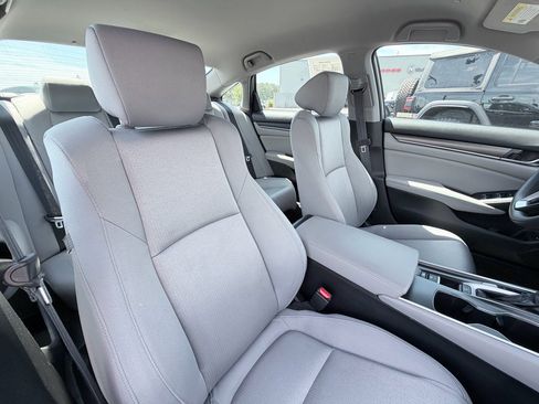 Used 2018 Honda Accord LX image 23