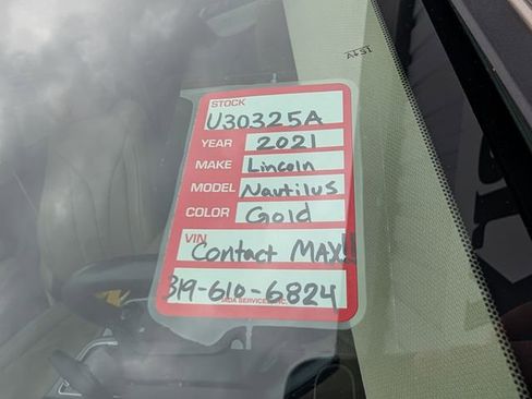 Used 2021 Lincoln Nautilus Reserve image 25