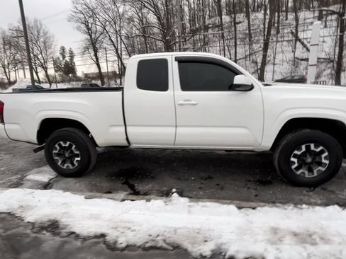 Certified 2023 Toyota Tacoma SR image 6