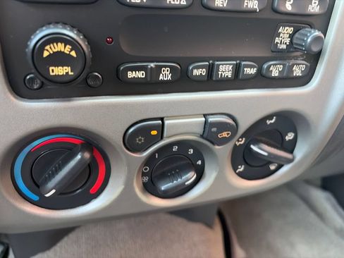 Used 2005 GMC Canyon SLE RWD image 10