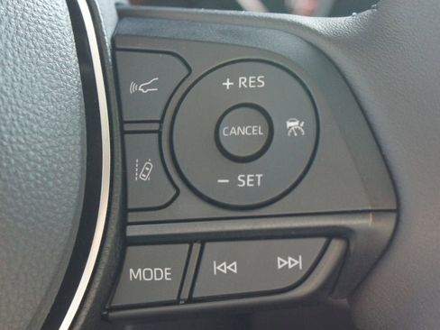 Used 2025 Toyota RAV4 XLE Premium image 11