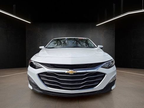 Used 2024 Chevrolet Malibu LT FWD image 2
