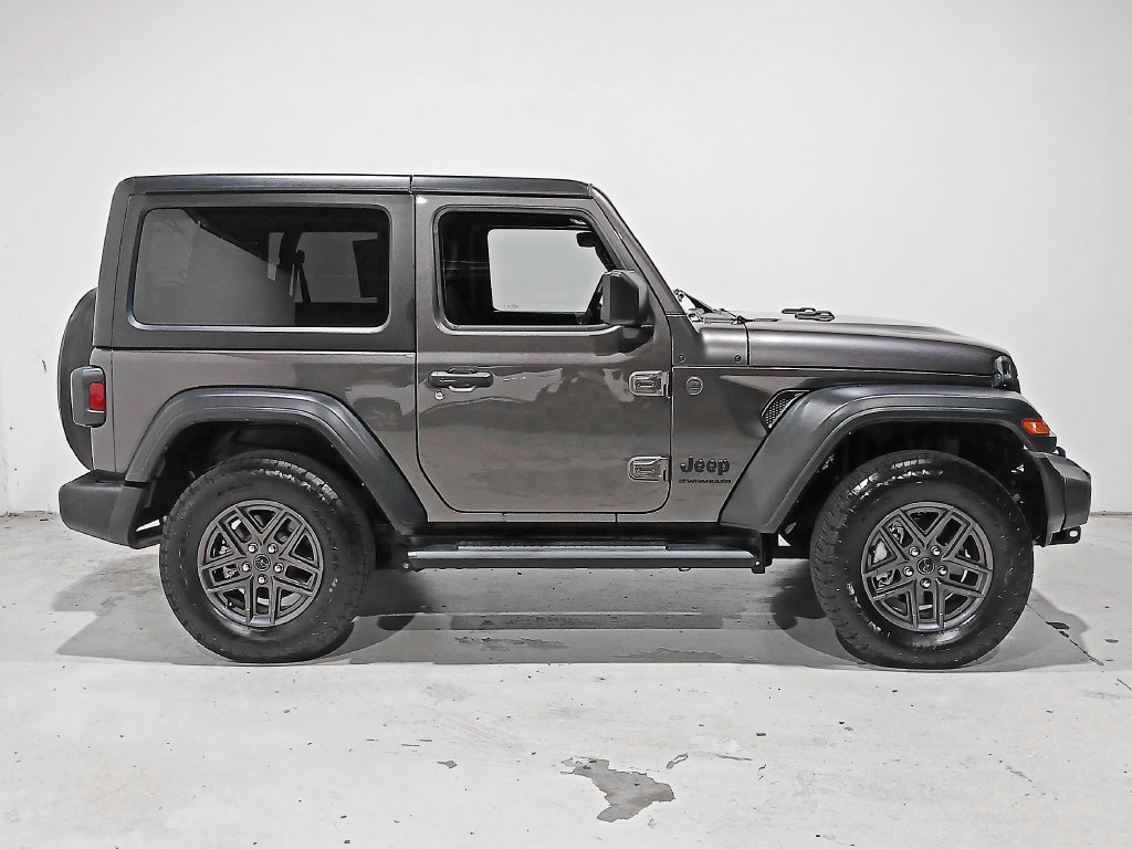 Used 2024 Jeep Wrangler Sport AWD/4WD image 7